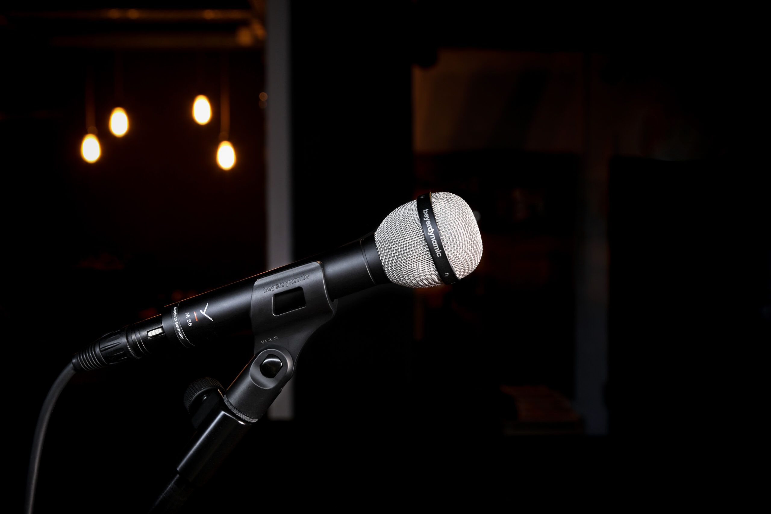 M Series History】伝統的スタジオ定番マイク M シリーズの歴史