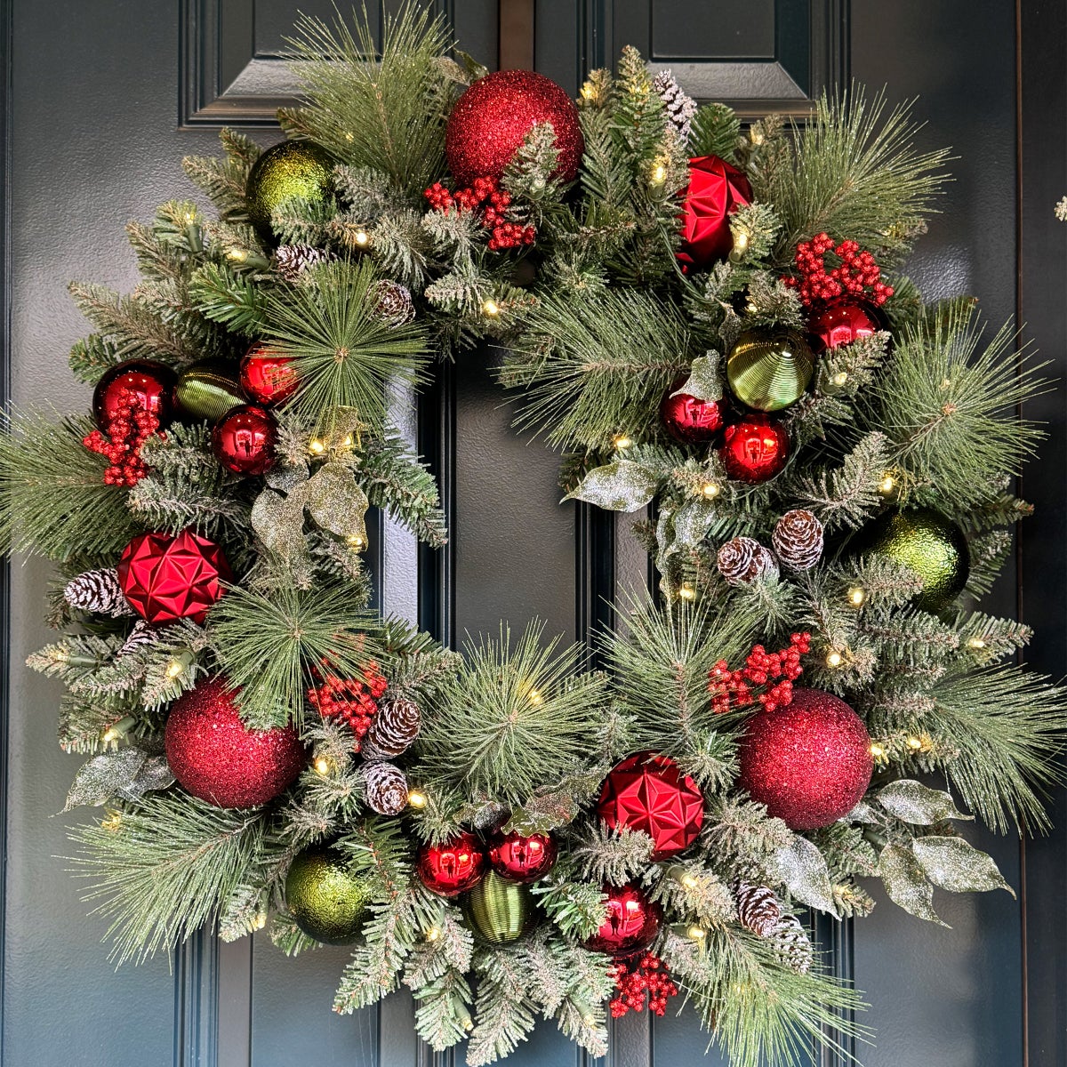 76.2 cm (30 in.) Pre-Lit Holiday Artiﬁcial Wreath | Costco