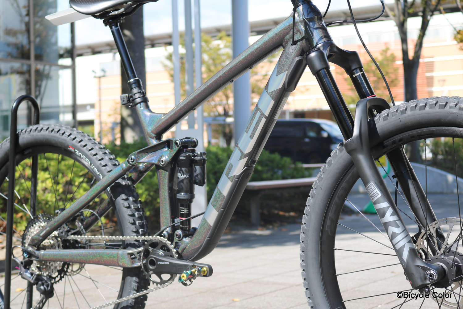 スタッフ大森の新しいマウンテンバイク、REMEDY 8のご紹介です