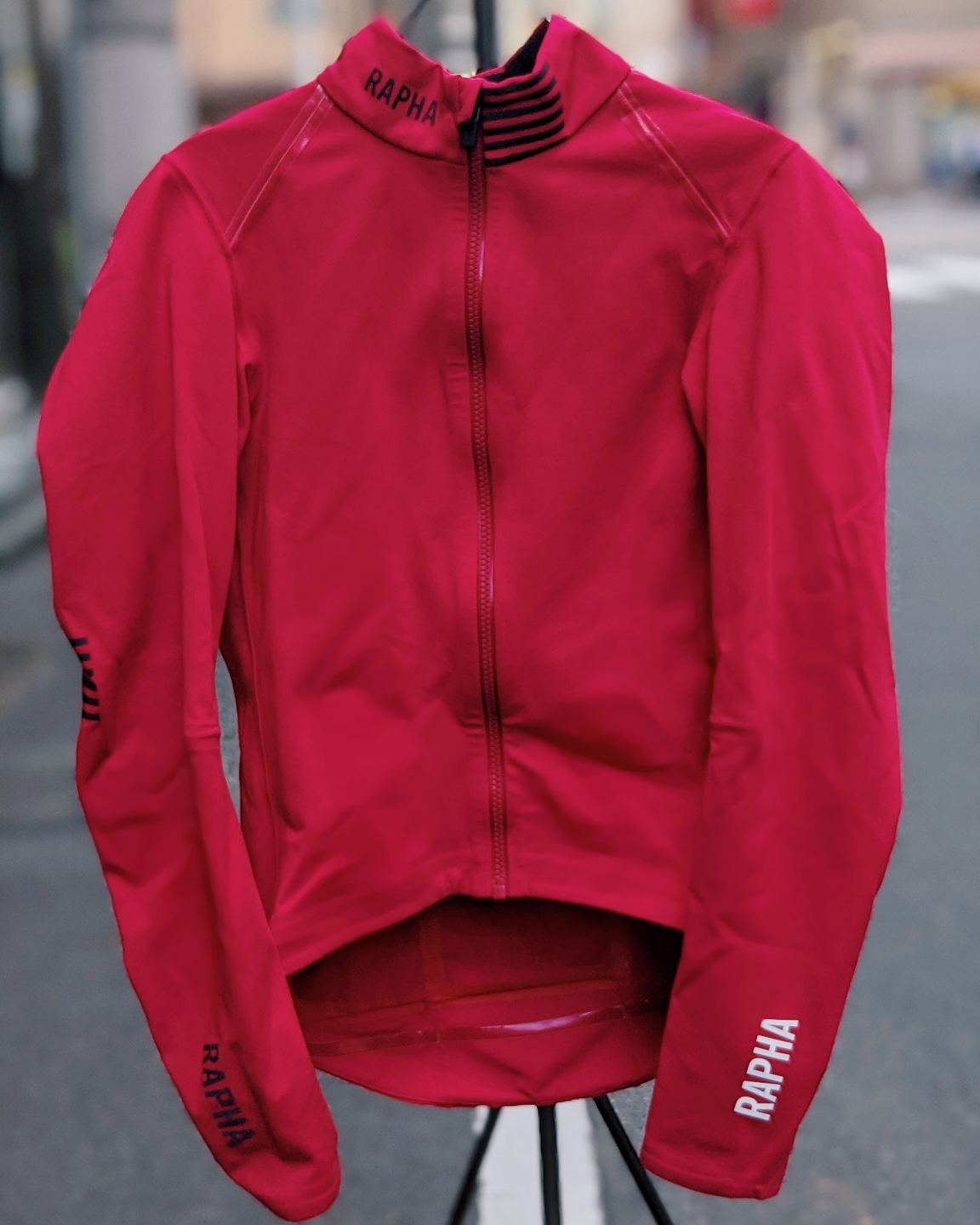 Raphaの冬ジャケット徹底比較 - ロードバイクを売るなら【ビチアモーレ】