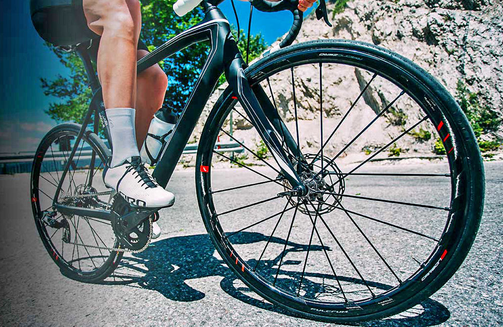 Fulcrum Racing Zero Carbon DB wider, tubeless carbon wheels for