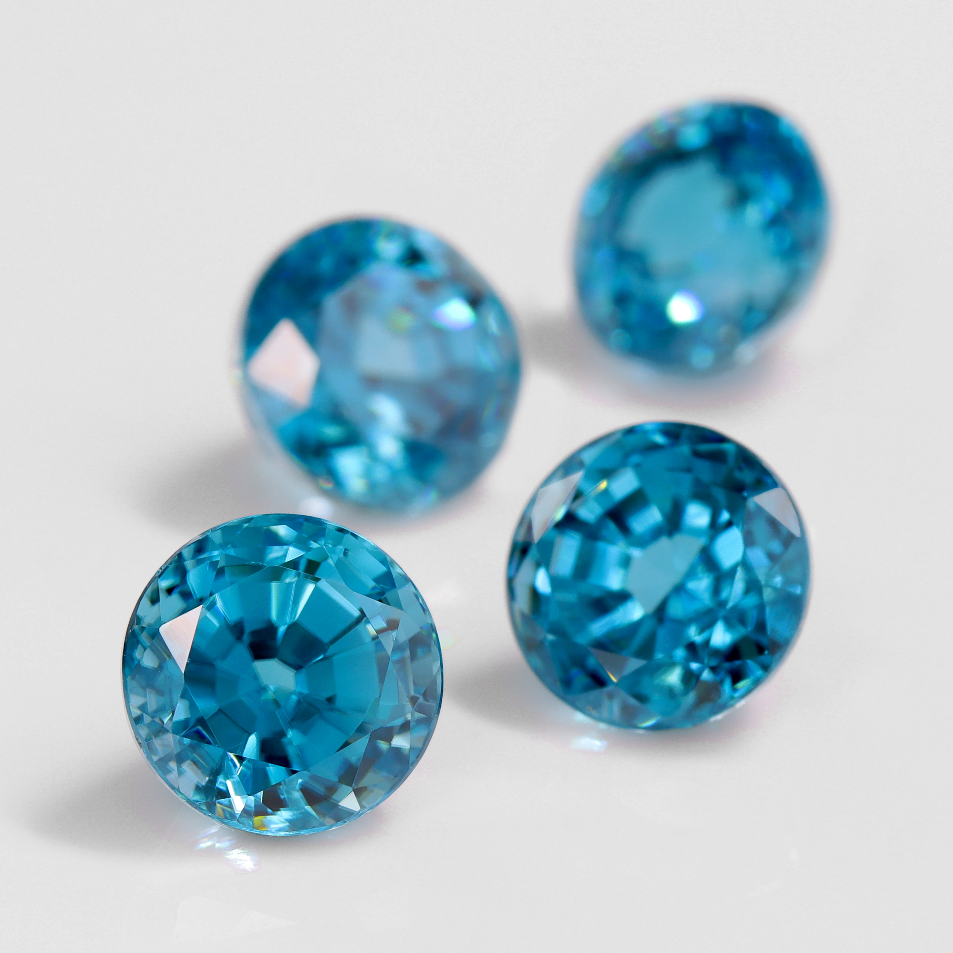 ビズー公式】ブルージルコンK18(18金)/PTリング フロレゾン | 希少石