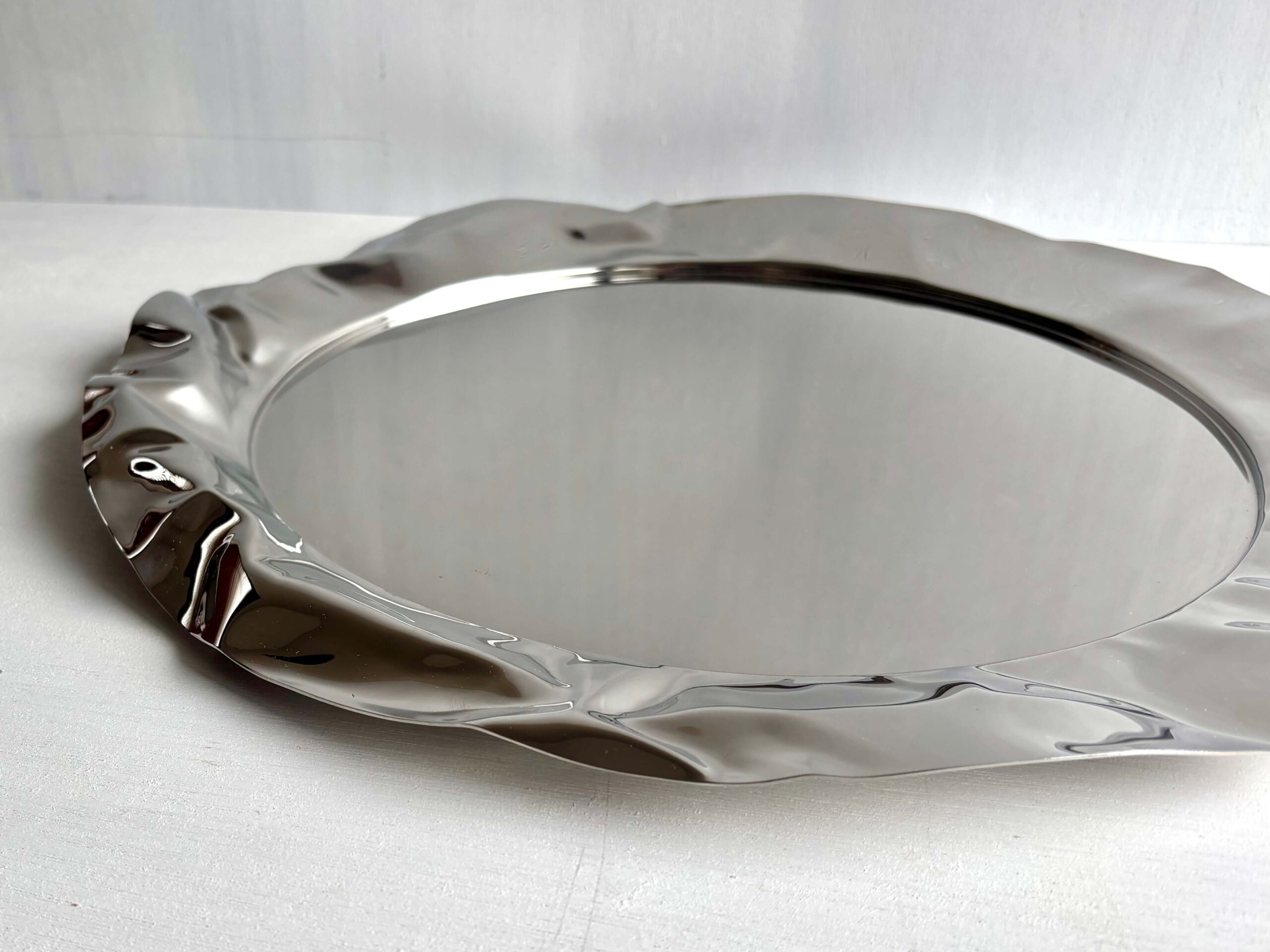 No.11379「ALESSI〈Foix〉ラウンドトレイ：Lluis Clotet デザイン