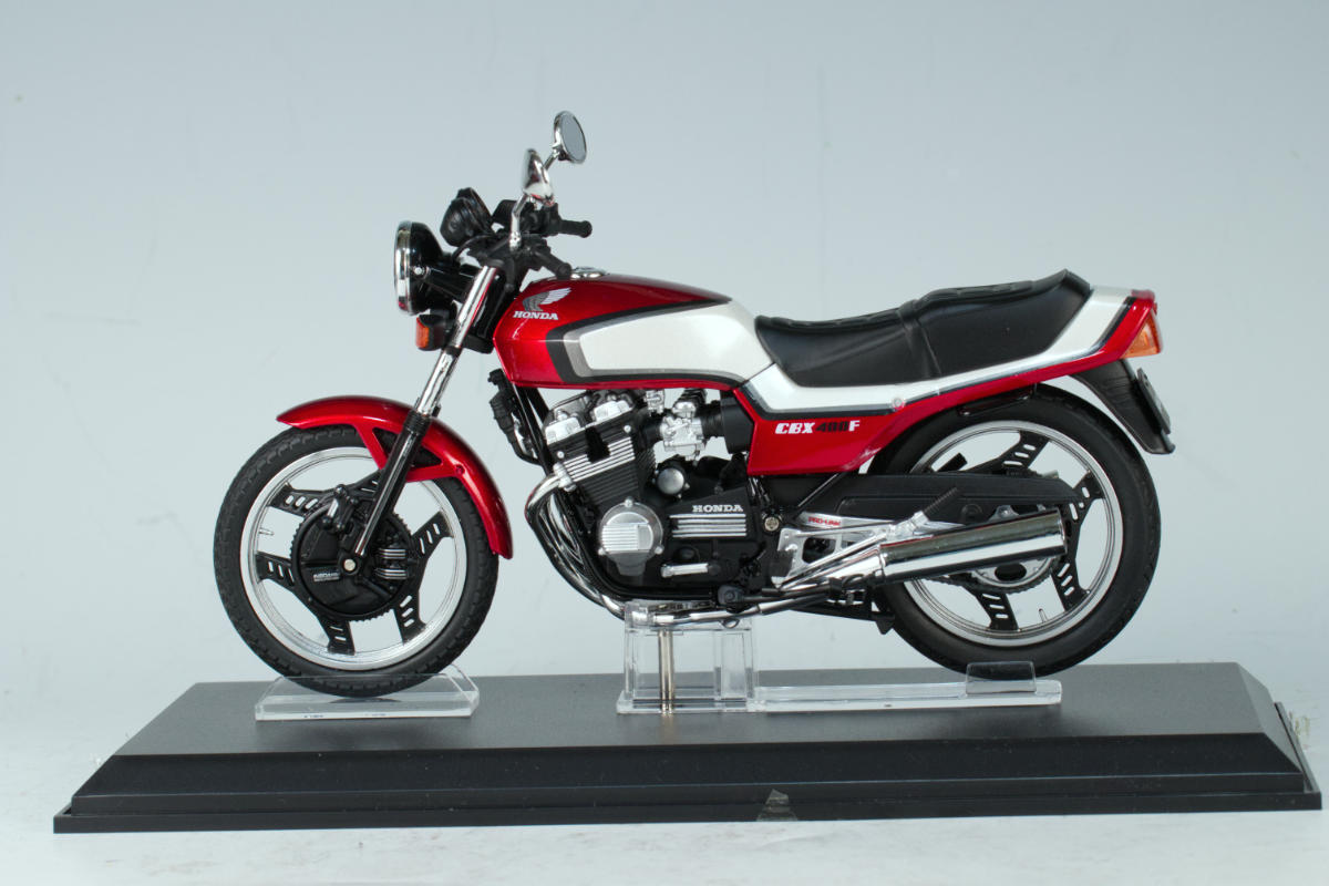 青島文化教材社(AOSHIMA) 1/12 完成品バイク Honda CBX400F キャンディ