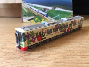 ホビーセンターカトー えちごトキめき鉄道「3市の花号」(ET122-8) 入線