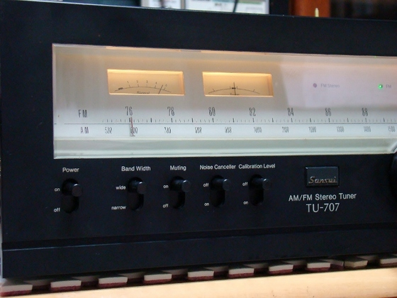 SANSUI TU-707 (^^ゞ - 昔のオーディオはいいよなぁ