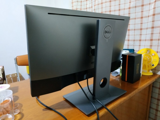 DELL、マイナーチェンジした27インチ/4K UHD液晶モニター『U2718QM