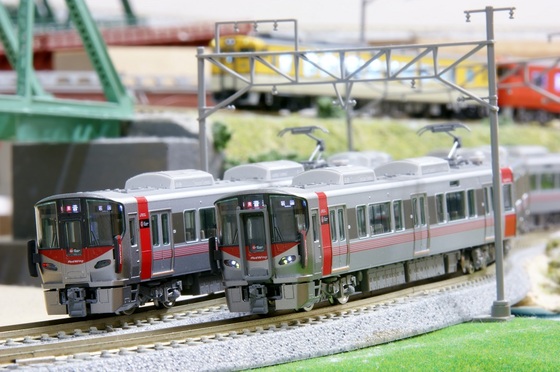 TOMIX JR 227系 Red Wing（レッドウィング） 入線 - ビスタ模型鉄道