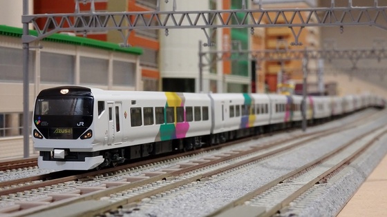 鉄道模型】E257系「あずさ・かいじ」入線 - ビスタ模型鉄道