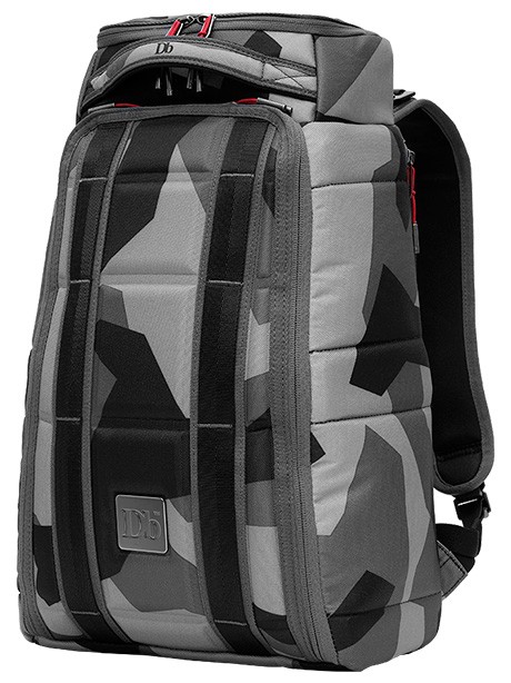 TOUGH&SMARTな北欧のアーバンリュック！Douchebagの「The Hugger 20L