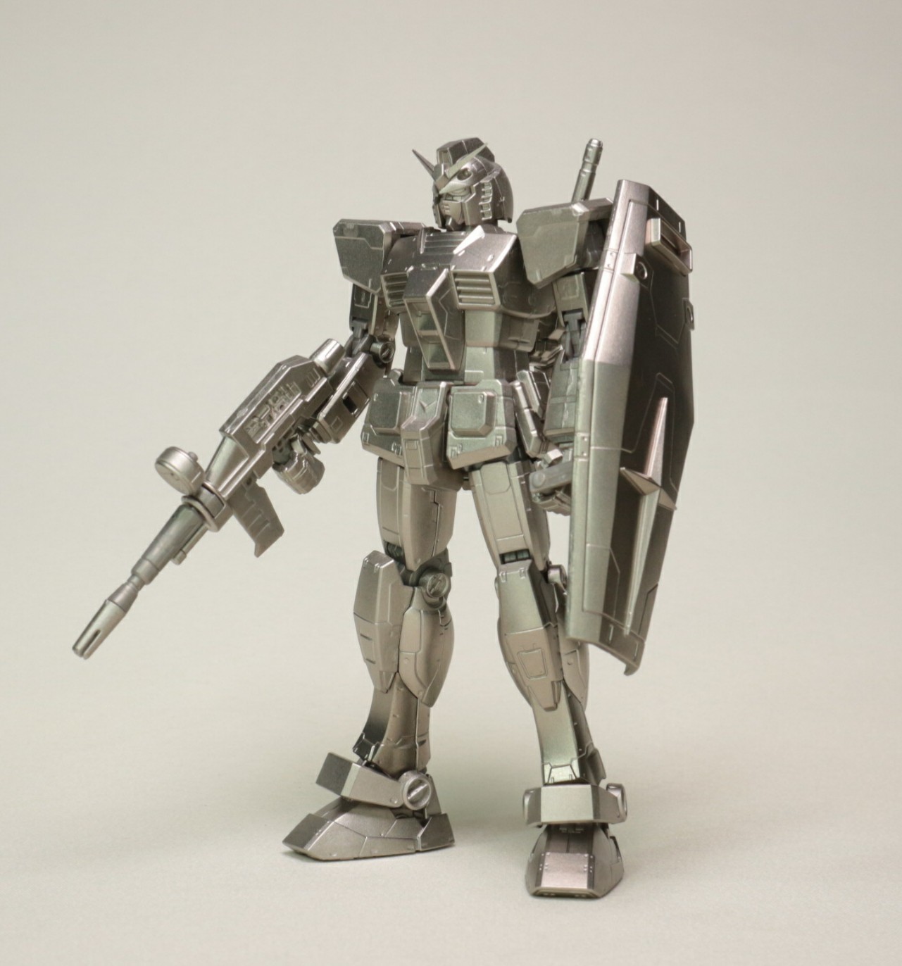 ガンダリウム合金モデル 1/144 RX-78-2ガンダムのご紹介！ - 先人に
