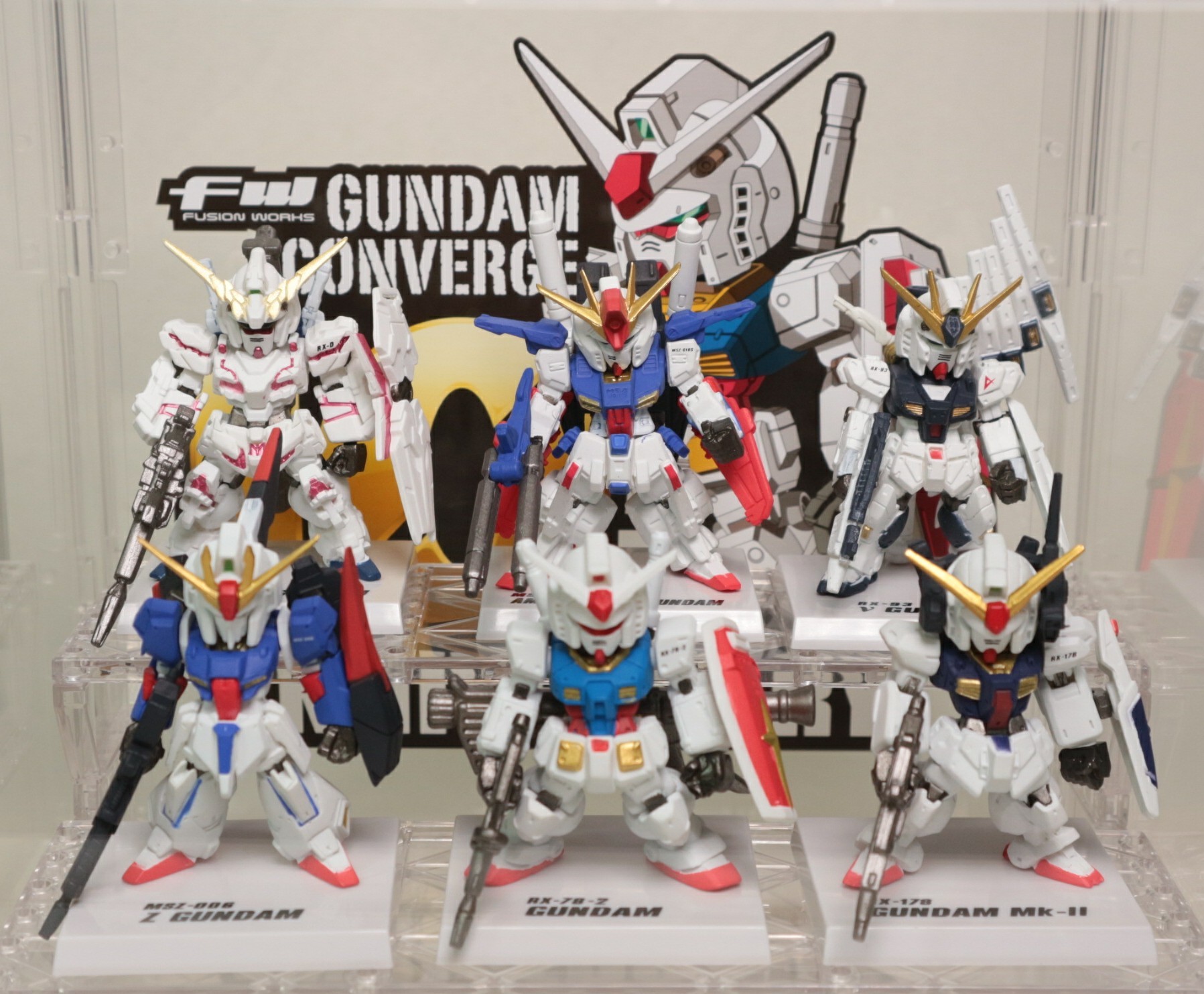 FW GUNDAM CONVERGE 10周年 UNIVERSAL CENTURY SET&食玩ケースのご紹介
