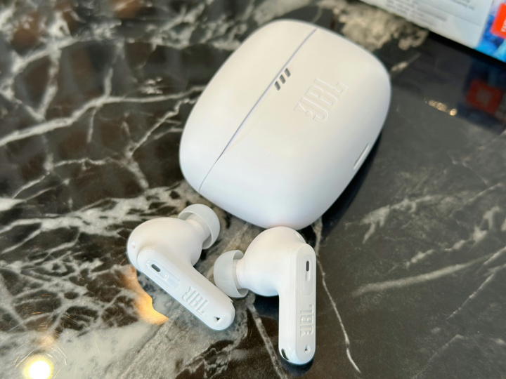 JBL TUNE BEAM 2』レビューチェック ～地味だけど順当に進化した