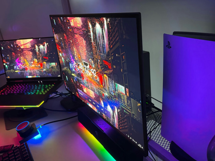 LG、スペックほぼそのままに価格を抑えた26.5インチ OLEDパネル QHD