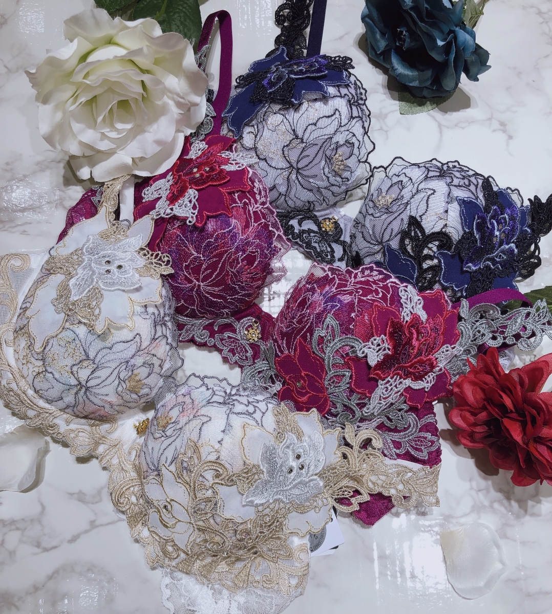 サルート店舗限定【39グループ】新登場☆ | Salute by WACOAL/AMPHI