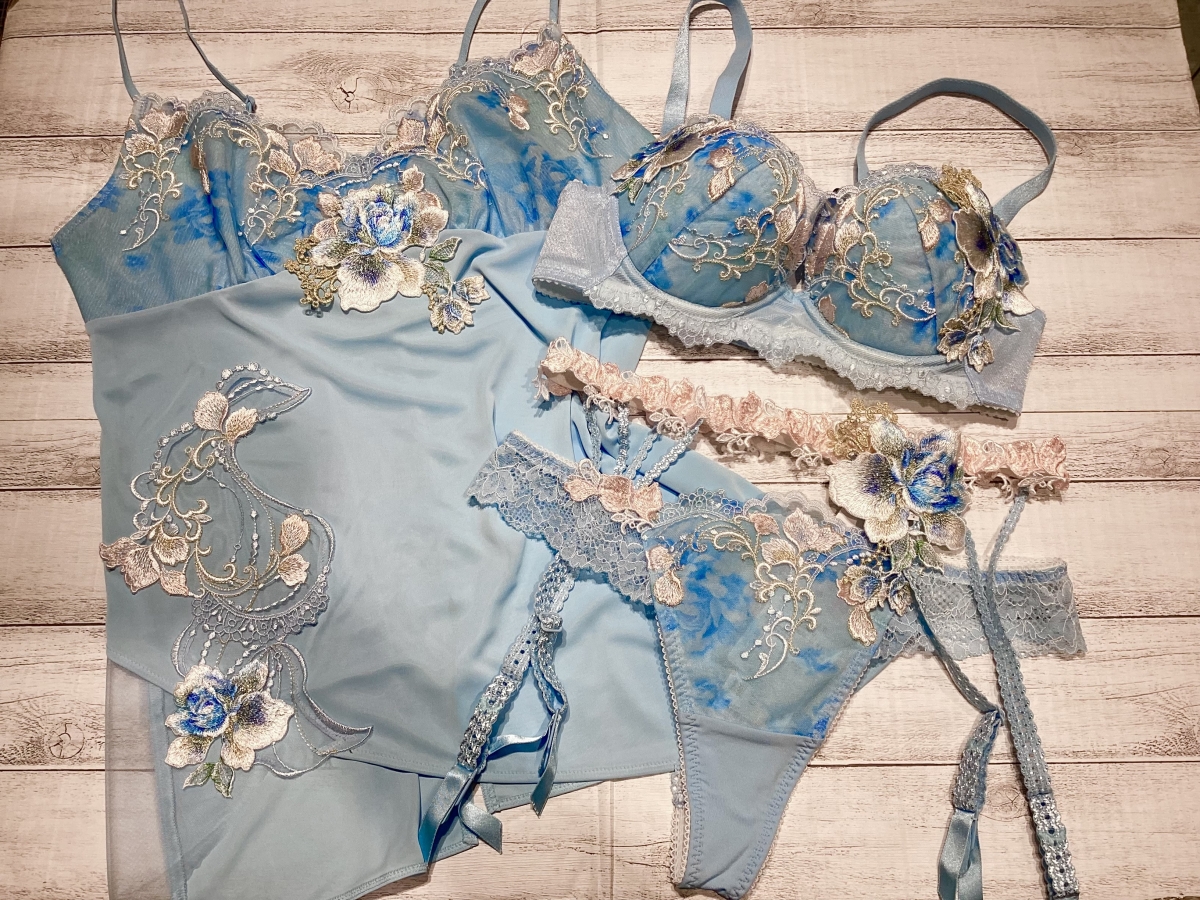 サルート新作 ♡91グループ入荷♡ | Salute by WACOAL/AMPHI