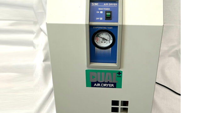 ヨシダ社のアルジネート印象材自動練和器／みきさん3（Clean Mixer DM