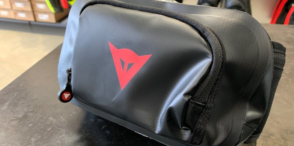 ツーリングライダーの必需品、スタイリッシュな定番ウエストバッグが入荷！