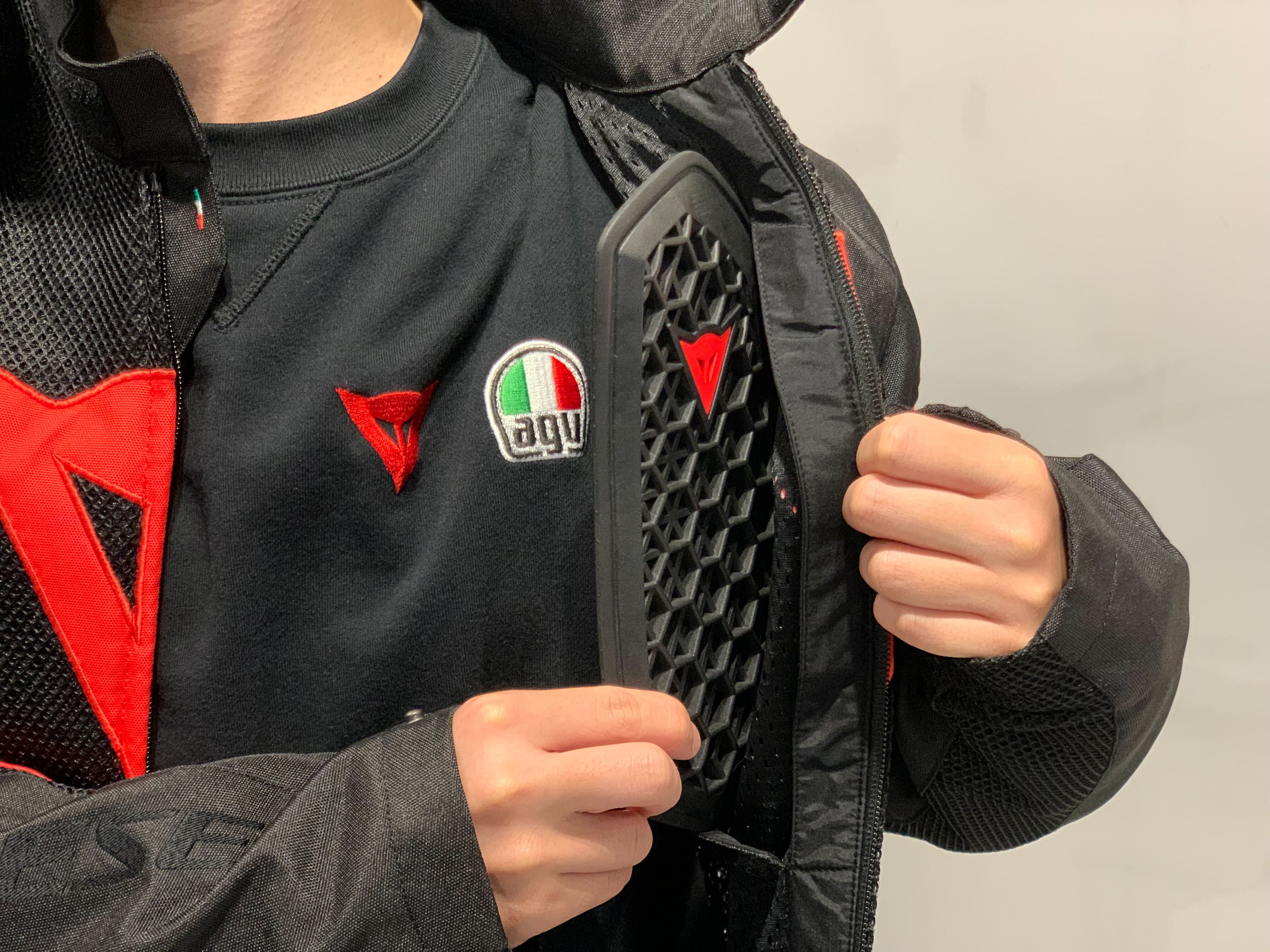 スタッフのこれ買っちゃいました! ~DAINESEの新作メッシュジャケット～