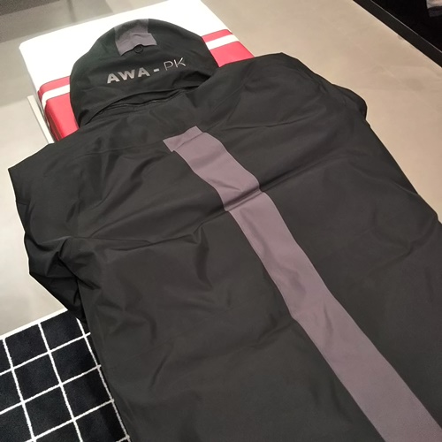 希少美品ダイネーゼDAINESE AWA BLACK PARKAスノボ スキーL 希少美品