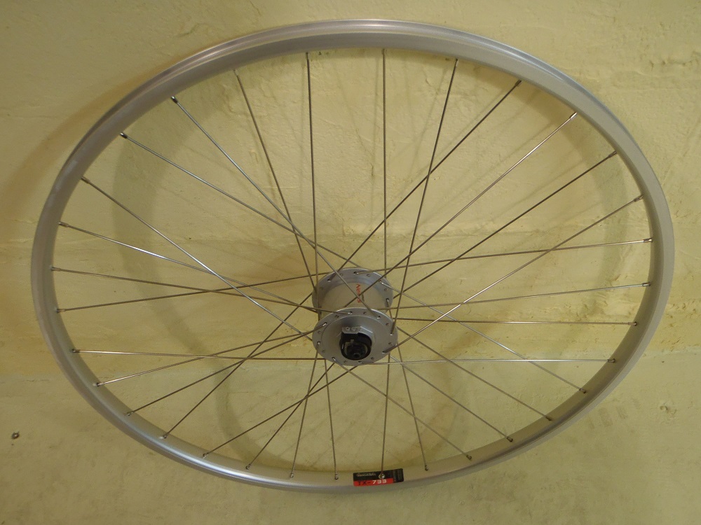 自転車見聞店: ハブダイナモ ホイール 700C 在庫してます、今は