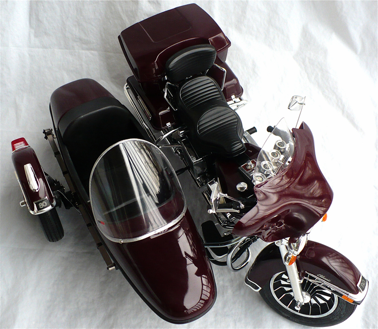 The Great Canadian Model Builders Web Page!: Harley Davidson FLH
