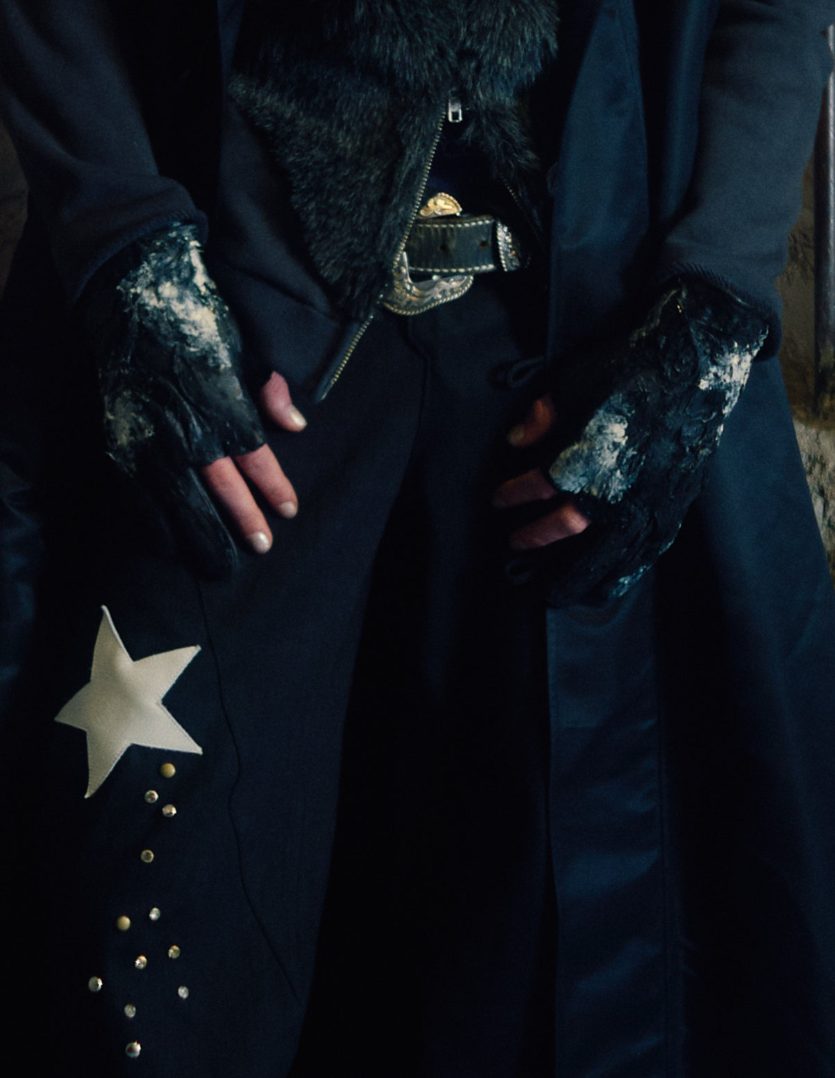 SMOKING GLOVES PAKE(FEATHER) – blank