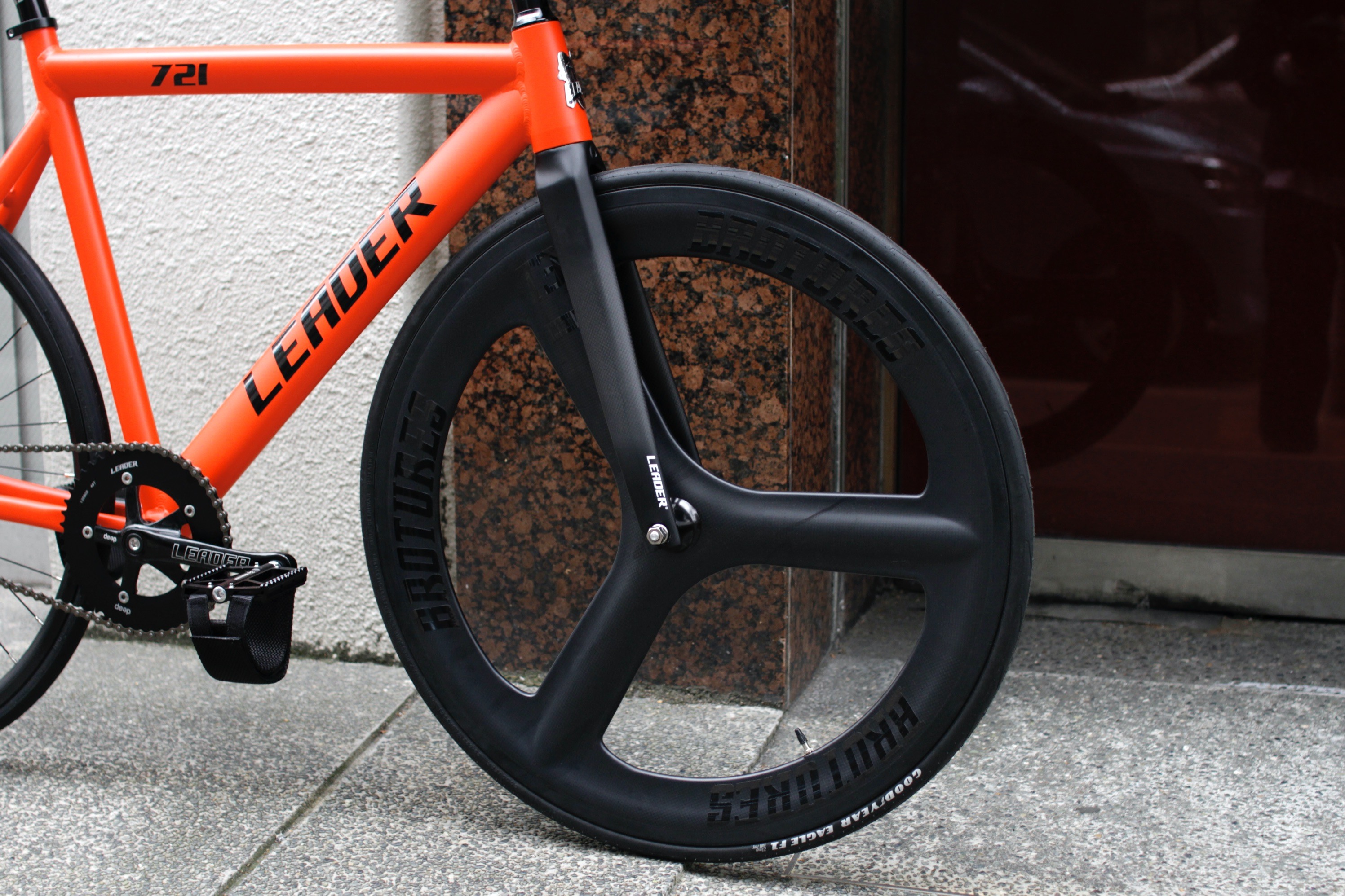 オレンジの721がお好きでしょ。 | ブローチャーズ - BROTURES ONLINE