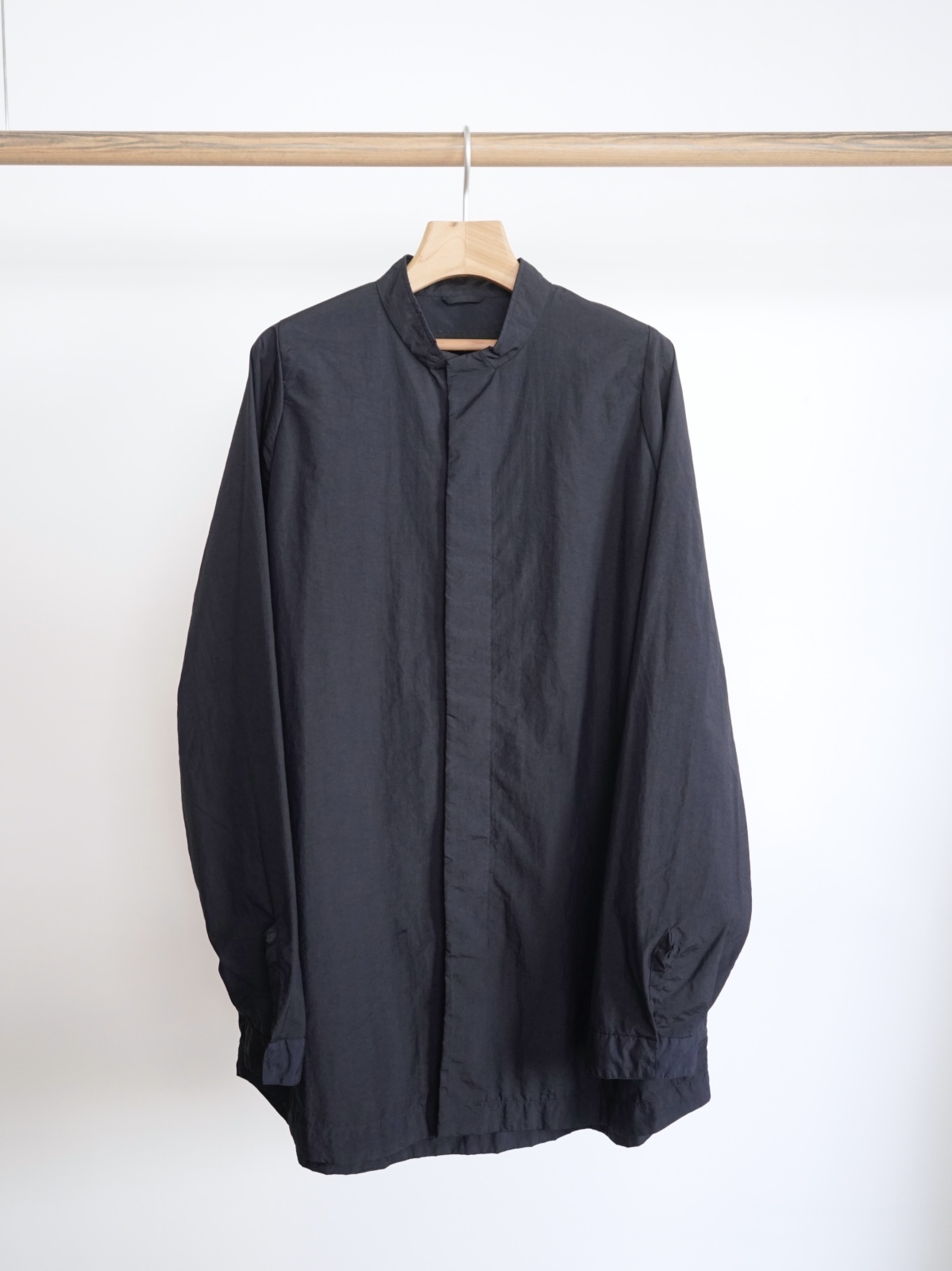 TEATORA」(テアトラ)CARTRIDGE SHIRTS MINUS PACKABLE -DEEP NAVY-