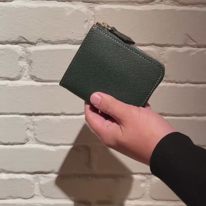 クロコパターンレザー] ハーフLジップウォレットcolor：ブラック