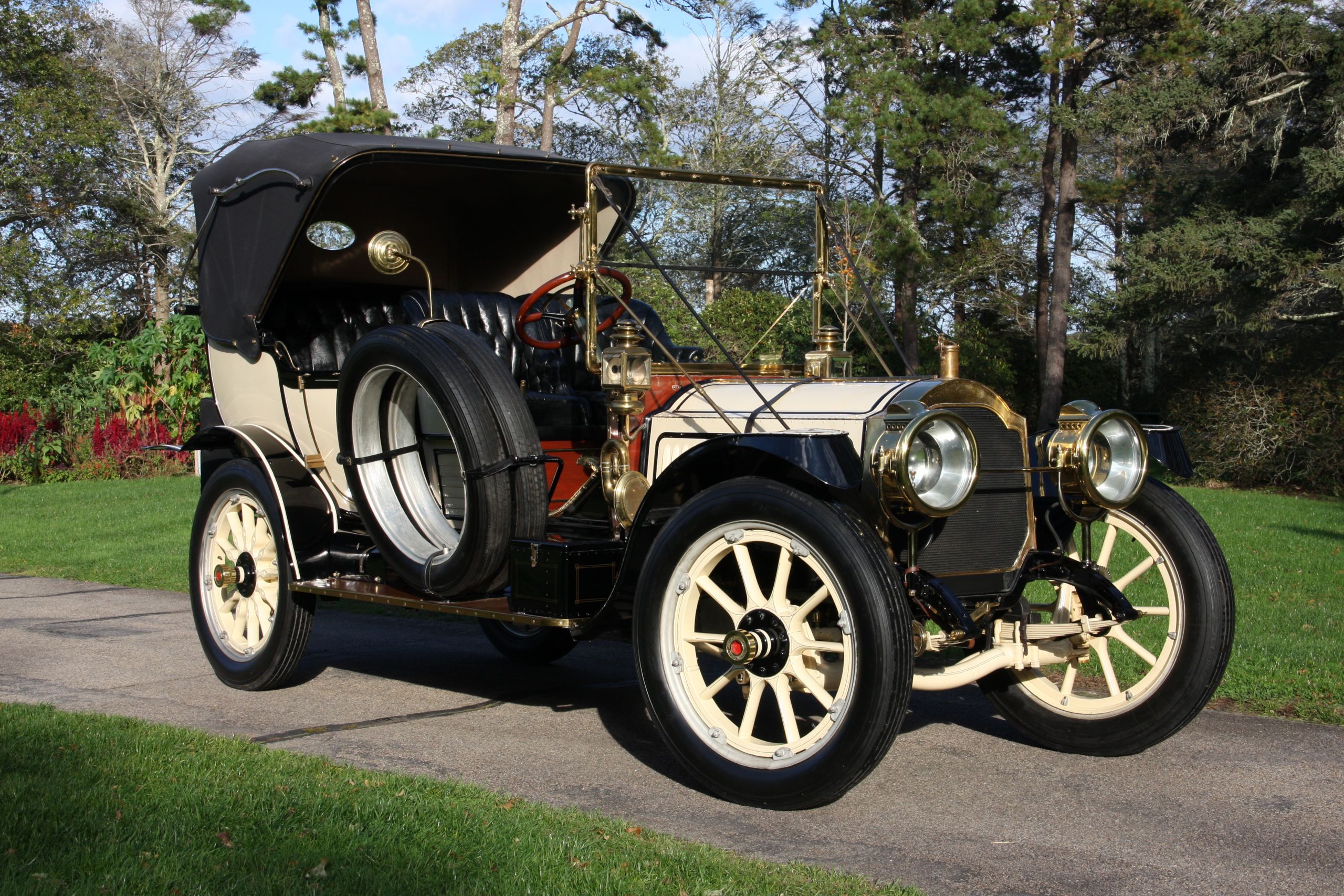 1912 Packard 1-48 Victoria - Heritage Museums & Gardens