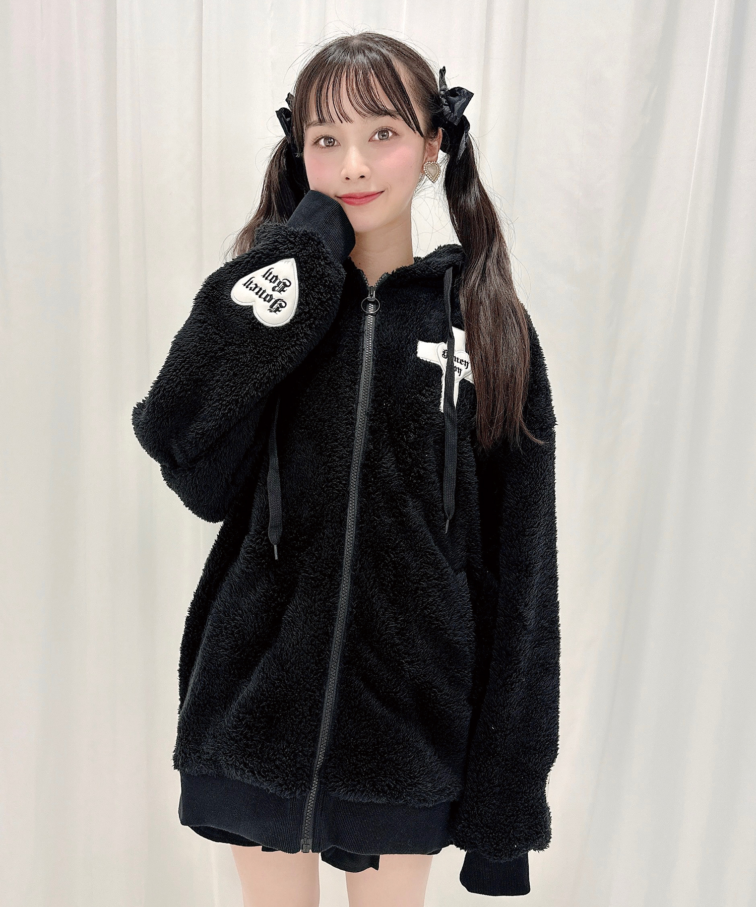 クロスアップリケボアジップパーカー – BUNNY APARTMENT