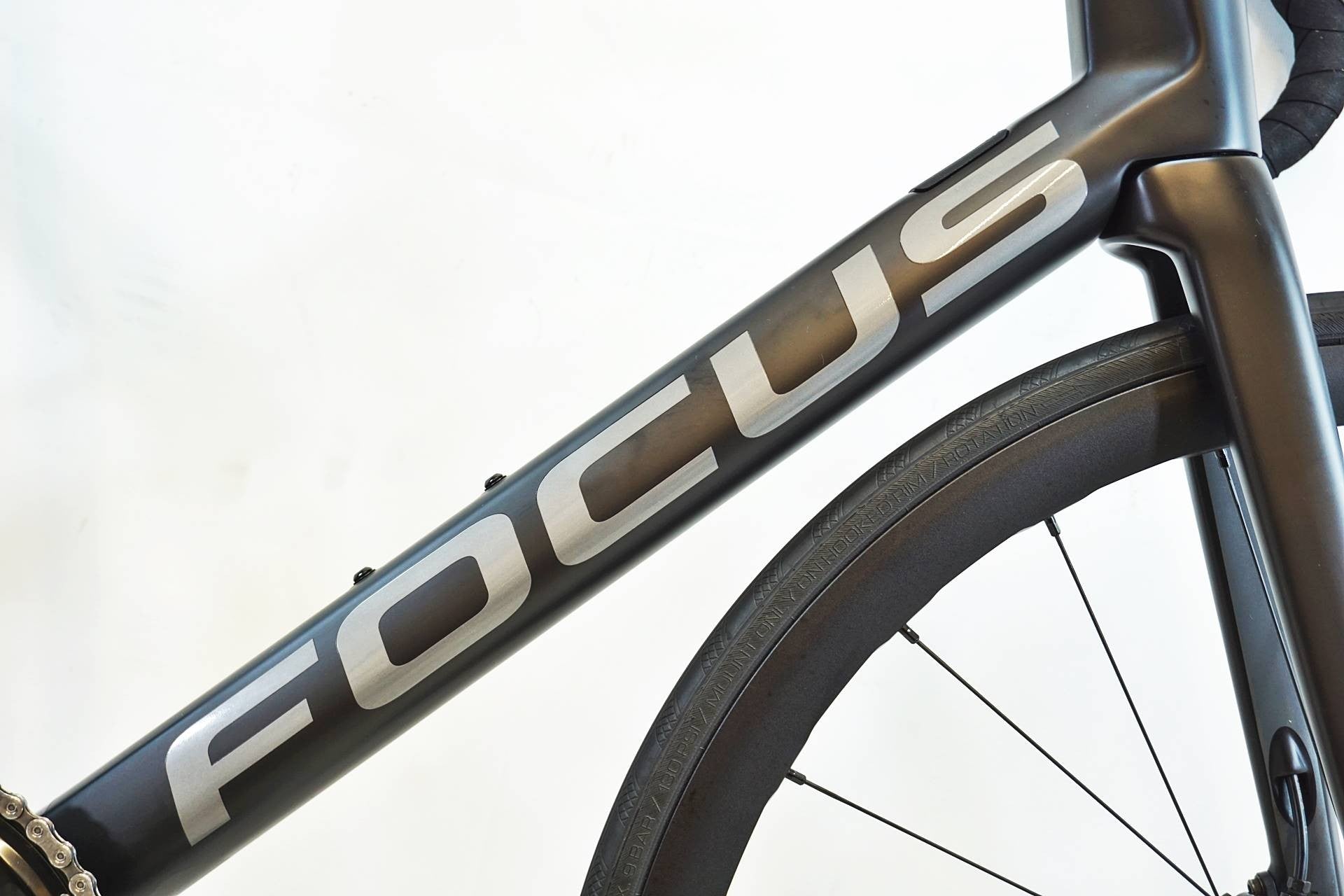 FOCUS 「フォーカス」 IZALCO MAX DISC 9 2022年モデル ロードバイク