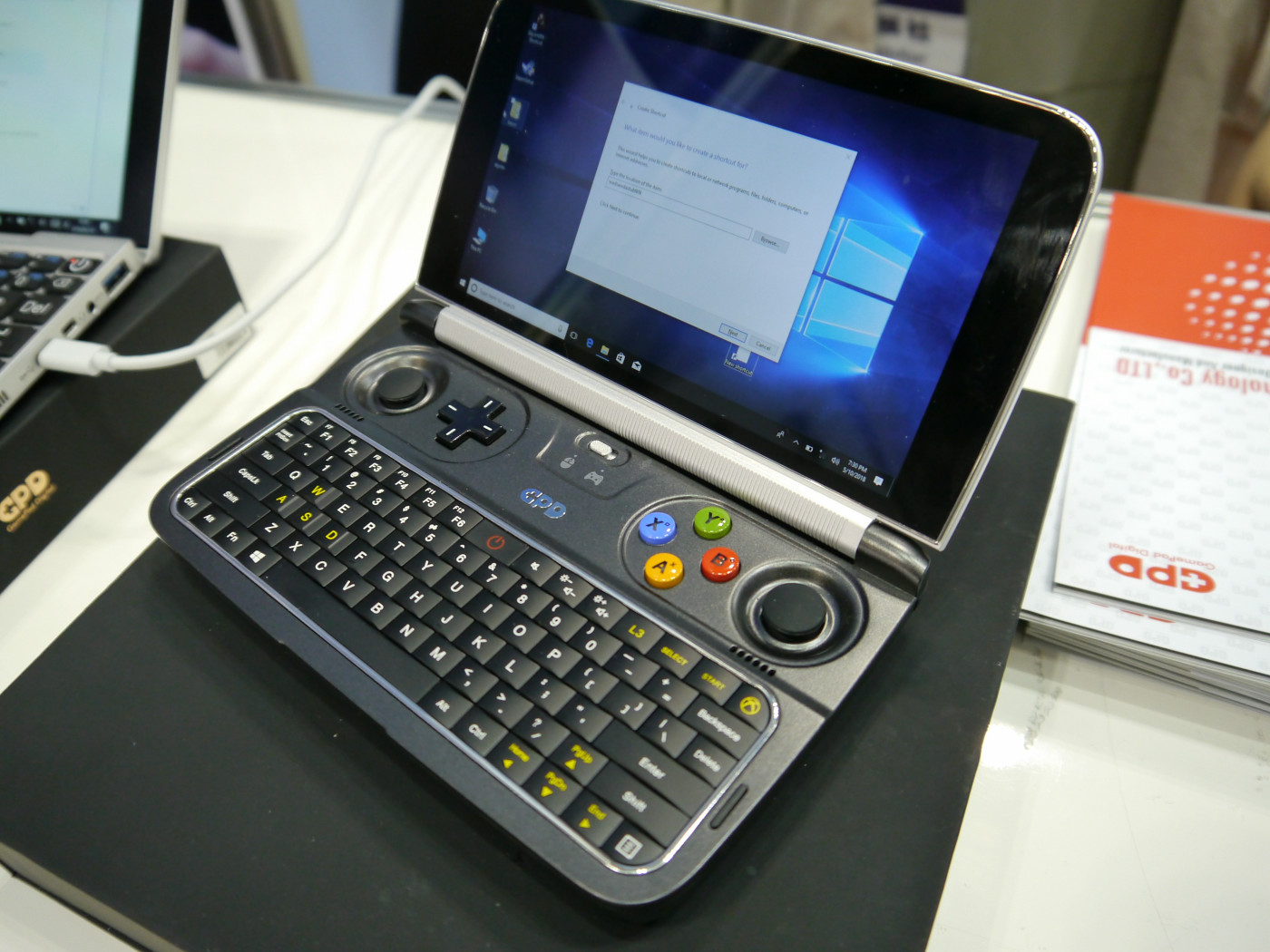 本邦初公開の「GPD WIN2」速攻レビュー、画面・性能・排熱すべてが格段