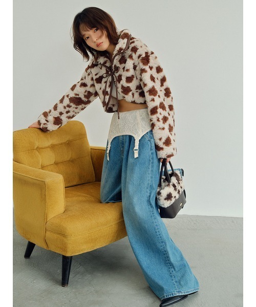 LILY BROWN（リリーブラウン）の「タックワイドデニムパンツ（デニム