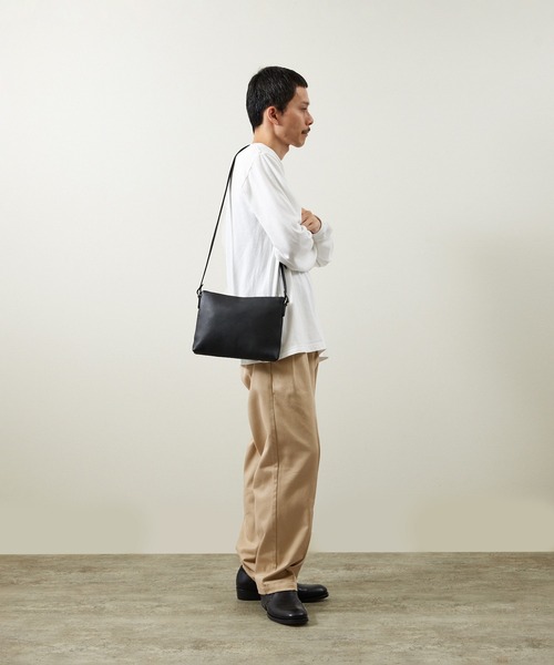 SLOW スロウ / shrink-sacoche シュリンクレザーサコッシュ レザー