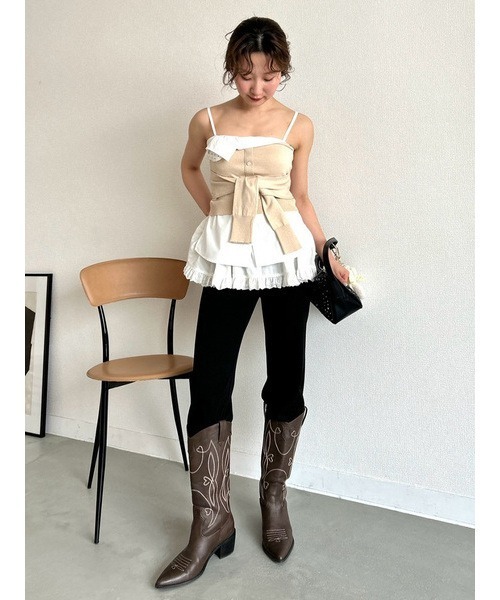 LILY BROWN（リリーブラウン）の「レイヤードカップイントップス