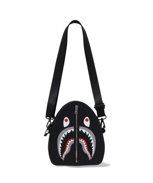 A BATHING APE（アベイシングエイプ）の「SHARK SILICON SHOULDER BAG