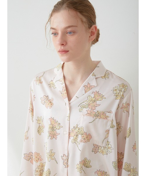 gelato pique（ジェラートピケ）の「【ミュシャ】花柄サテンシャツ