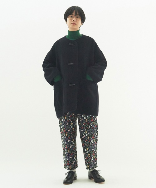 yuni（ユニ ）の「シープ ウール スーパー100 トグルボタン ショート