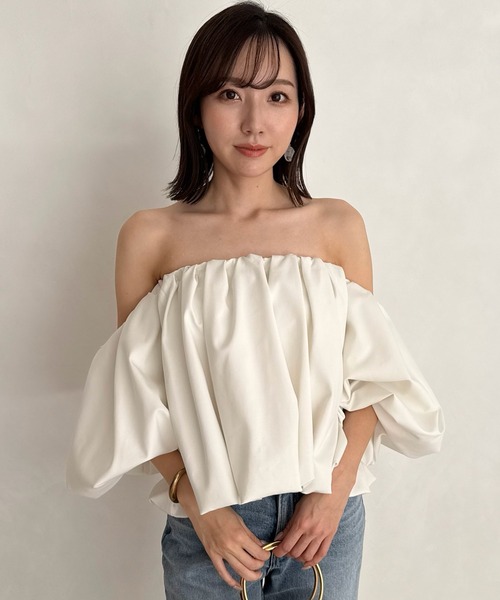 anuans（アニュアンス）の「ボリュームバルーントップス（シャツ