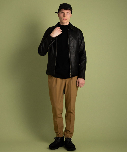 UNITED TOKYO（ユナイテッドトウキョウ）の「ラムレザー衿付き