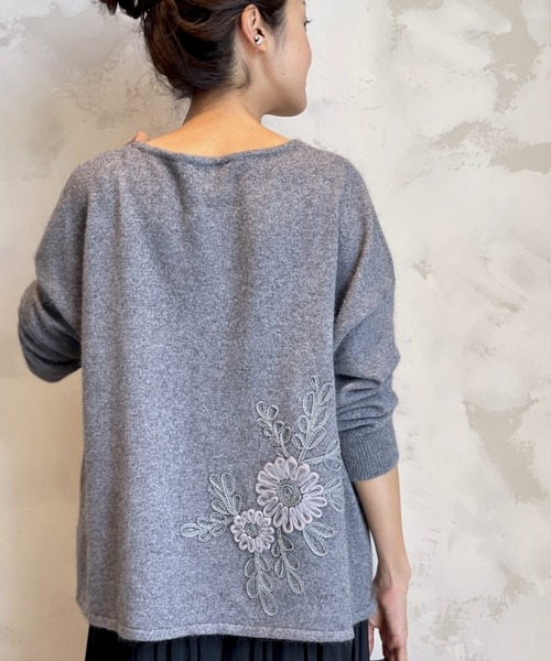 BEARDSLEY（ビアズリー）の「裾刺繍ニット（ニット/セーター）」 - WEAR