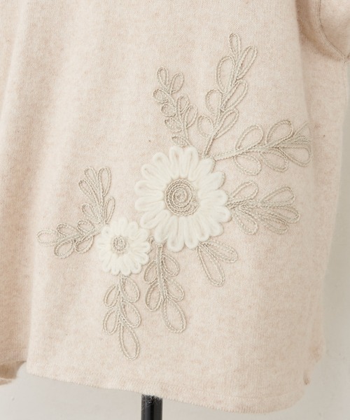 BEARDSLEY（ビアズリー）の「裾刺繍ニット（ニット/セーター）」 - WEAR