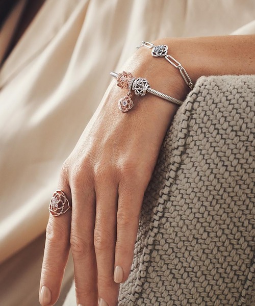 PANDORA（パンドラ）の「ローズペタル リンク チェーン ブレスレット