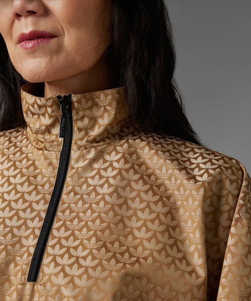 adidas（アディダス）の「アディカラー 70s ハーフジップ モノグラム