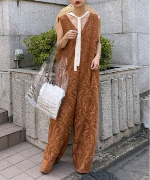 Ameri（アメリ）の「CHLOE V NECK ROMPERS（つなぎ/オールインワン