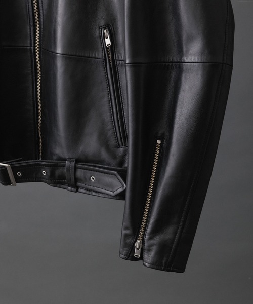 ADAM ET ROPE'（アダムエロペ）の「シープレザー ノーカラー