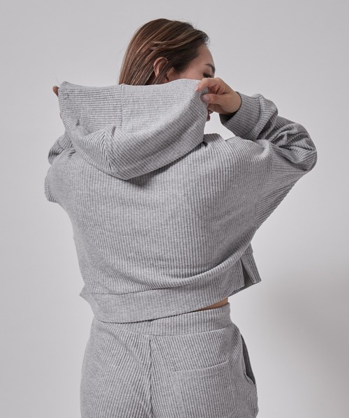 Alo Yoga（アロヨガ）の「【alo】MUSE HOODIE ミューズフーディー