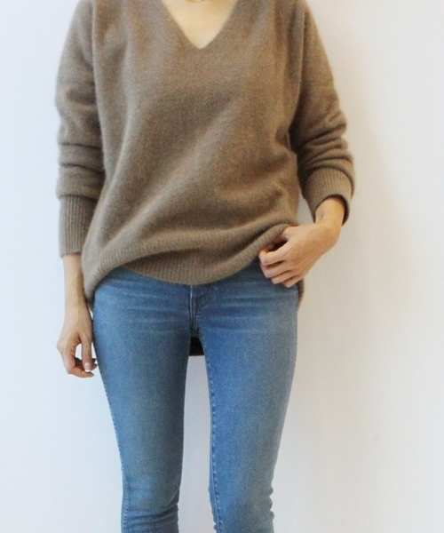 Deuxieme Classe（ドゥーズィエムクラス）の「FUWAシャギーVネックプル